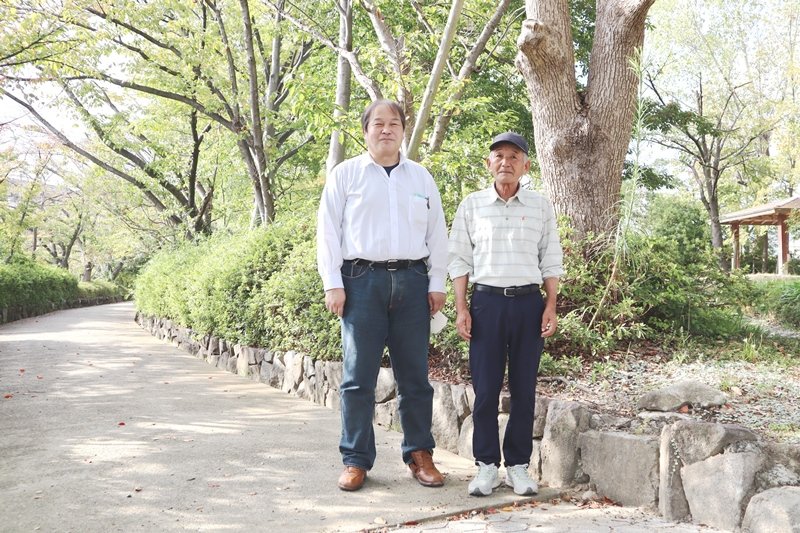 「安倉地区まちづくり協議会」会長の岡本康夫さん（右）と山本明信さん（左）